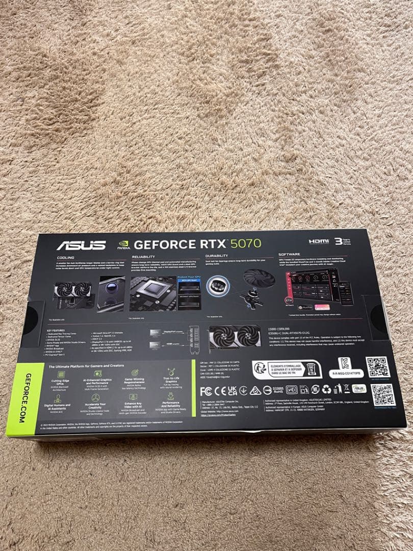 ASUS グラフィックボード RTX5070-012G 未使用