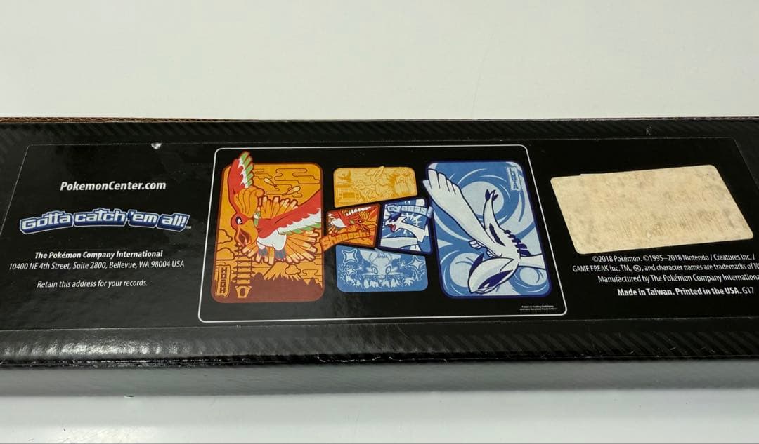 【希少】海外ポケモンセンター 2018'プレイマット ホウオウ ルギア