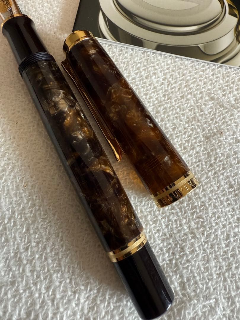 ペリカン万年筆2024年限定品M1000，未使用品