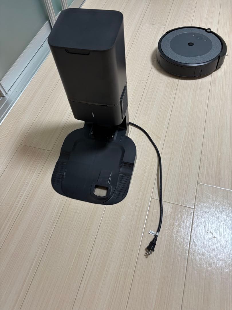 （7773）ルンバ　ロボット掃除機本体　i3+