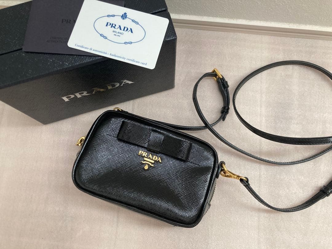 ド*ー様 PRADA プラダ　ポシェット　ショルダーバッグ　パーティーバッ