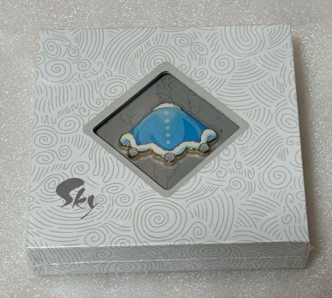 Sky 星を紡ぐ子どもたち ピンバッジ 聖なる雪花ケープ