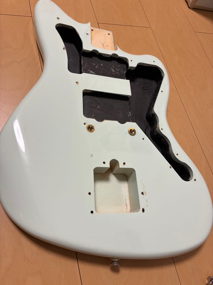 Squier vintage modified jazzmasterボディ