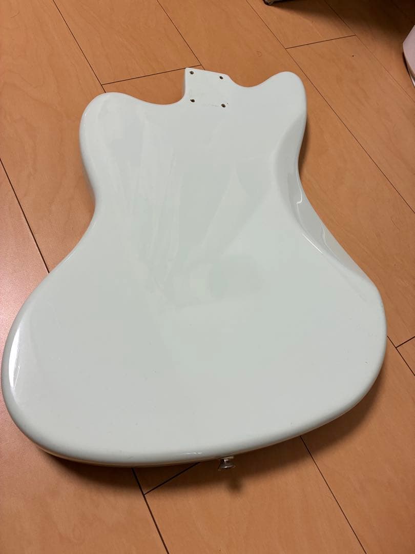 Squier vintage modified jazzmasterボディ
