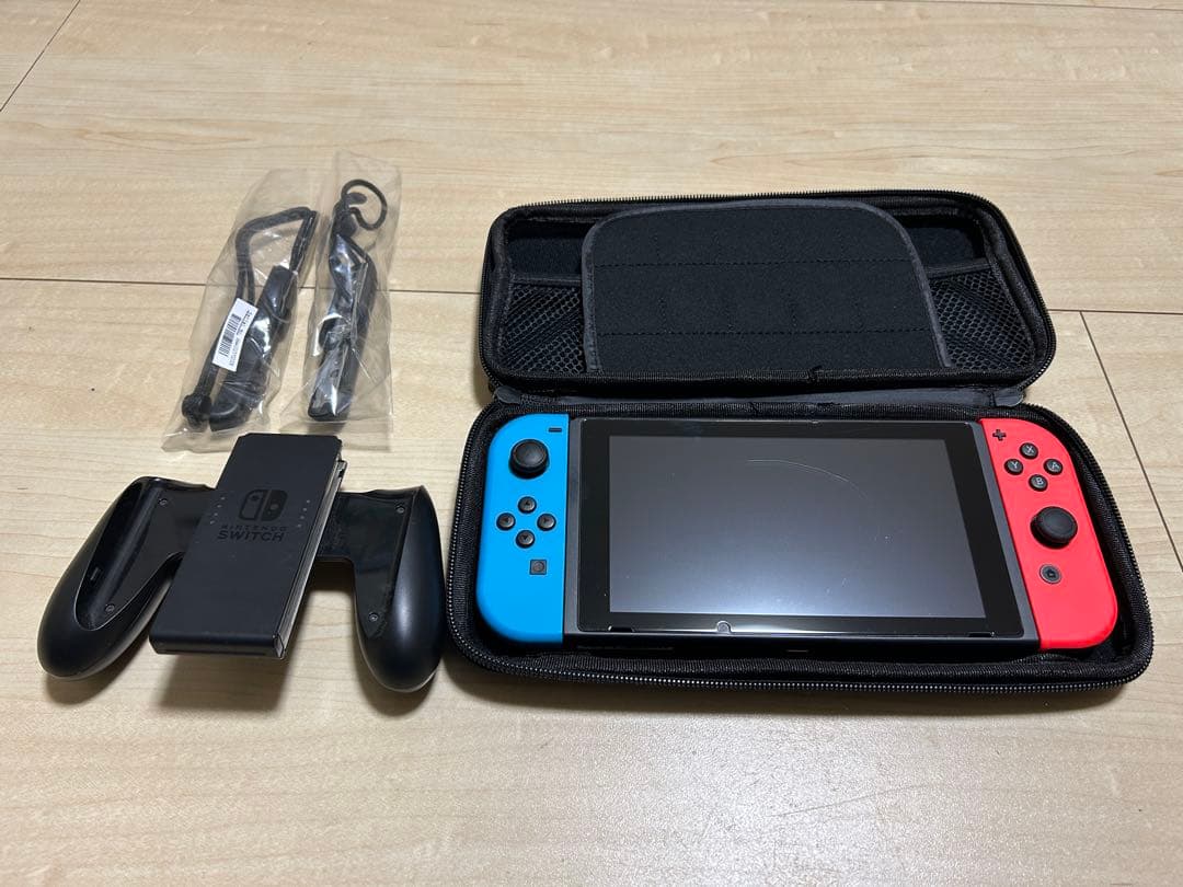 Nintendo Switch本体　ケース付き