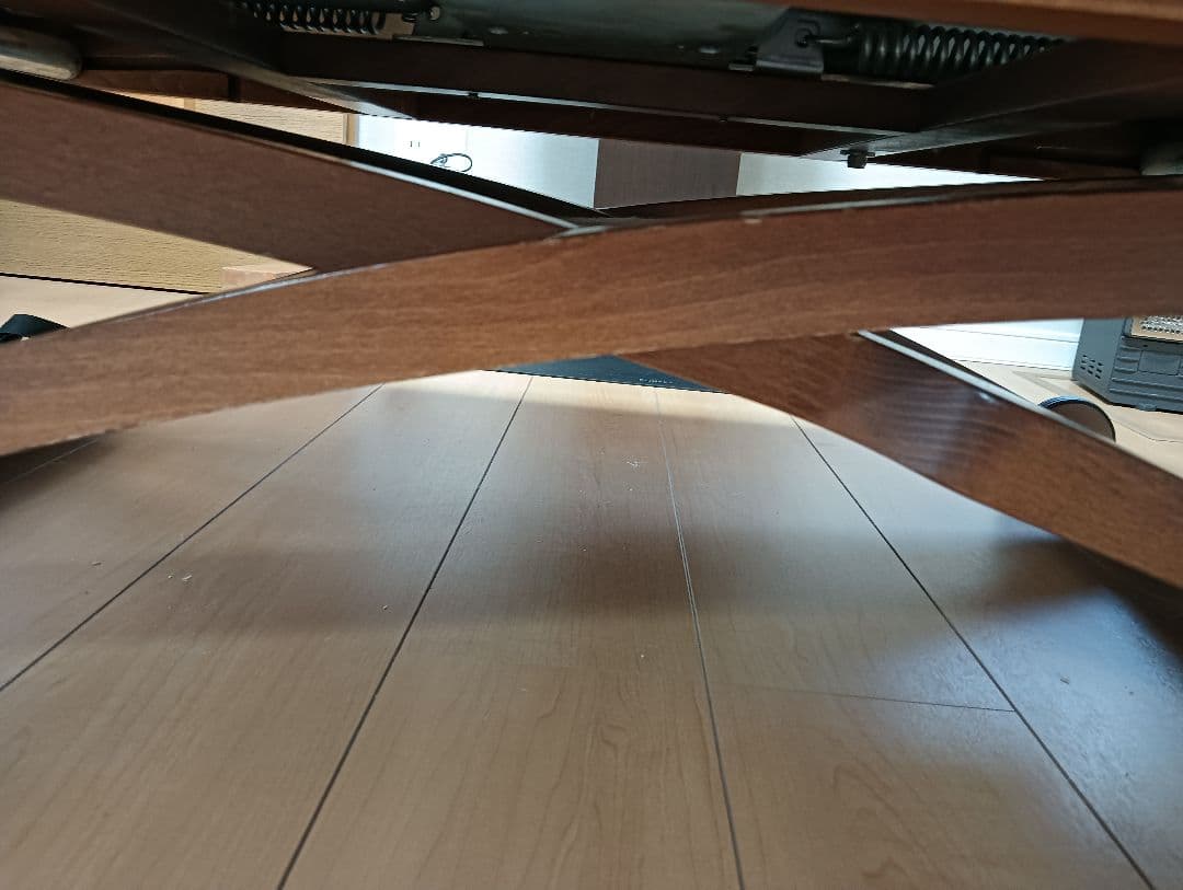 カリガリス（イタリア製）マスコッティ 昇降式テーブル