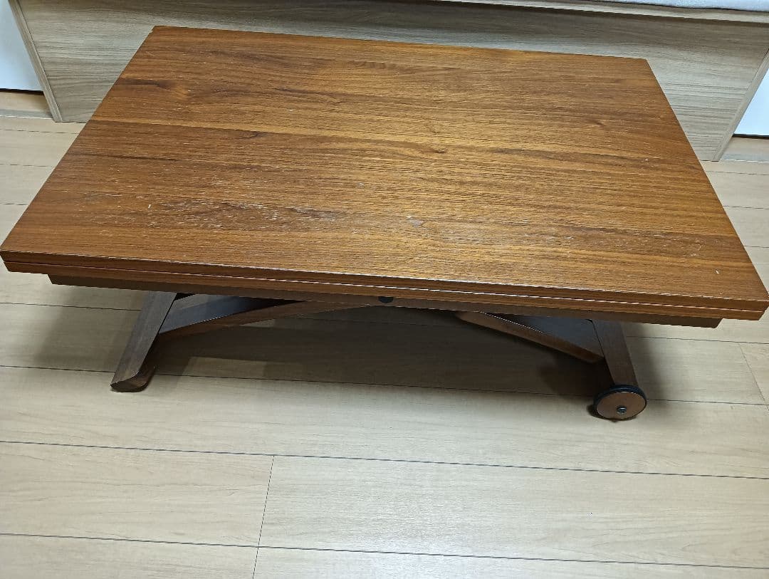 カリガリス（イタリア製）マスコッティ 昇降式テーブル