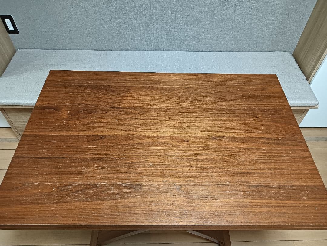 カリガリス（イタリア製）マスコッティ 昇降式テーブル