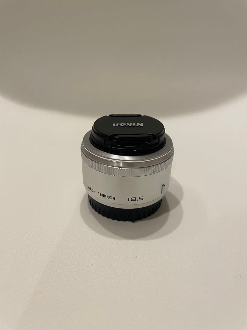 最終限定値下げ　Nikon 1 J5 ミラーレスカメラ シルバー