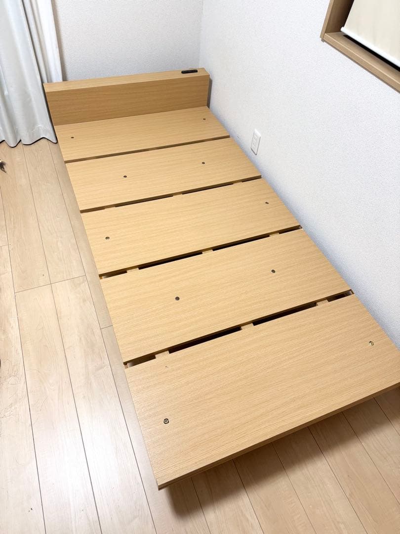 【送料無料✨】北欧ローベッドフレーム シングル コンセント付 簡単組立
