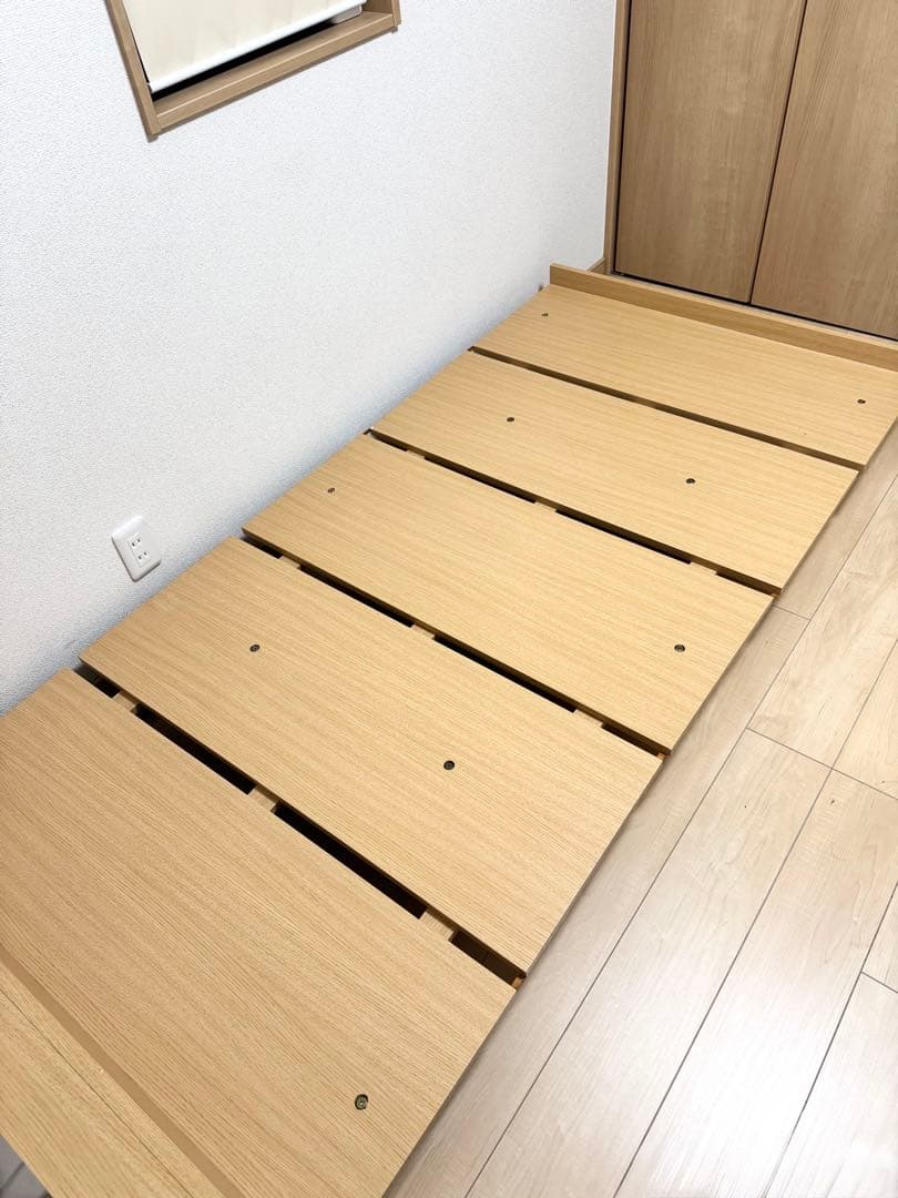 【送料無料✨】北欧ローベッドフレーム シングル コンセント付 簡単組立