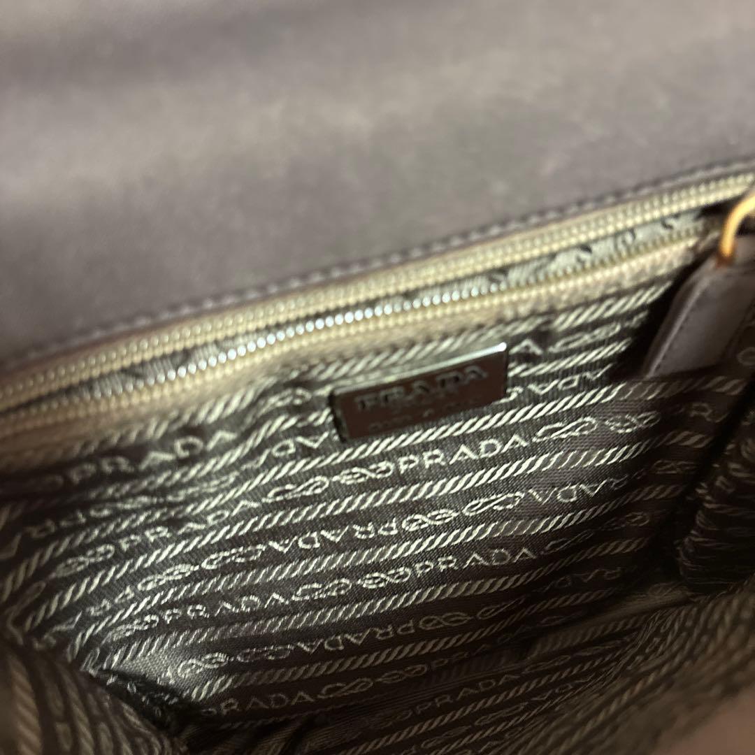 PRADA 濃い茶色　ハンドバッグ