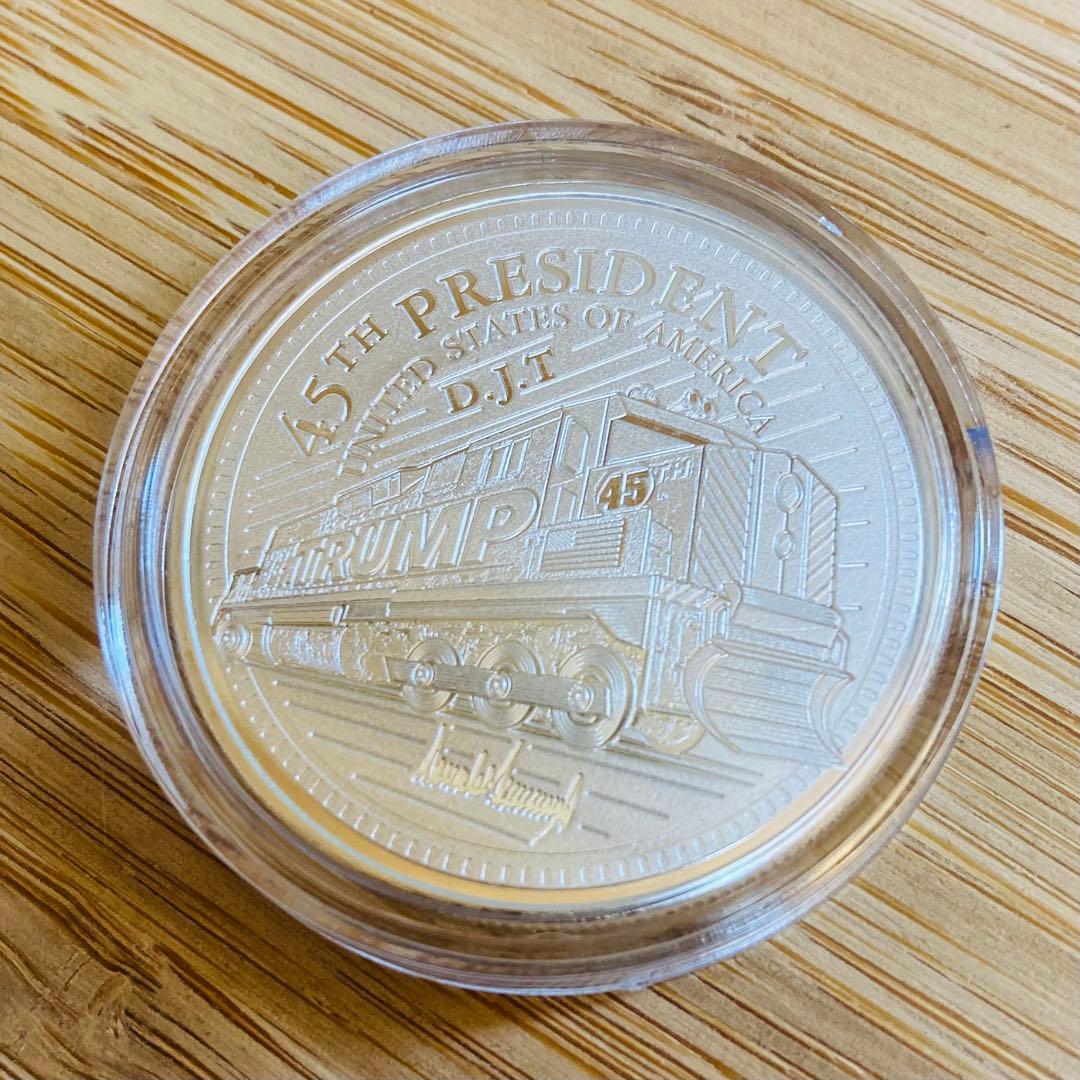 トランプ大統領　1オンス 銀貨　トランプトレイン