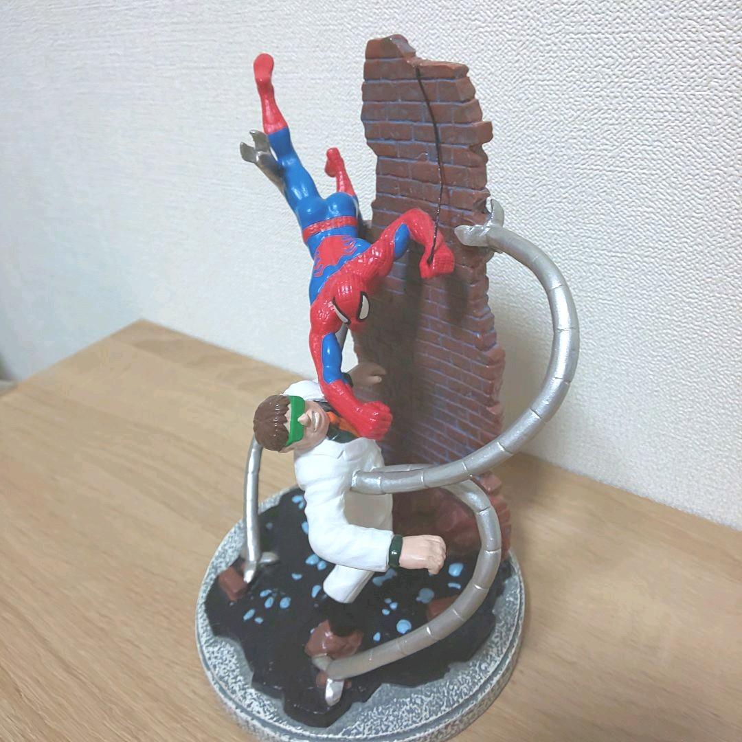 スパイダーマン スタチュー