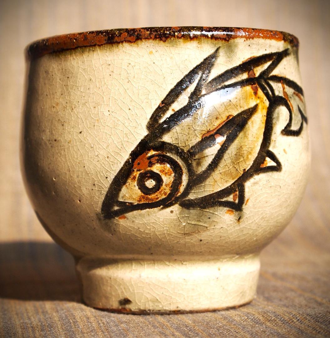 希少作★金城次郎【人間国宝】★壺屋焼き魚紋湯のみＢ★共箱・栞