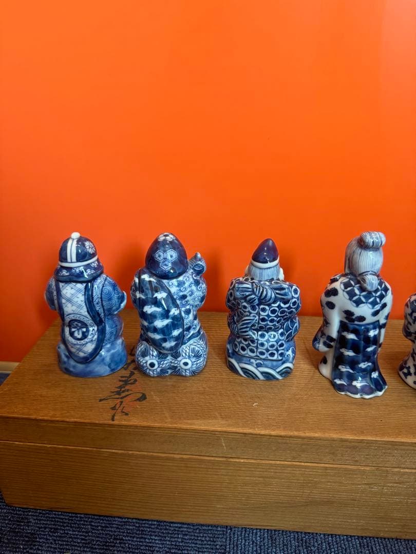 1573  源右衛門 染付七福神 置物 青  共箱 縁起物 オブジェ 飾り物