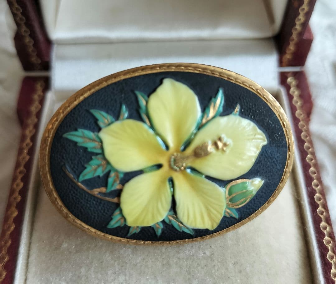 有田焼 俊兼 トシカネ 黄色 ハイビスカス ブローチ