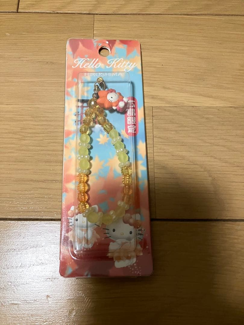 【超希少】ご当地キティ　広島もみじ　ストラップ