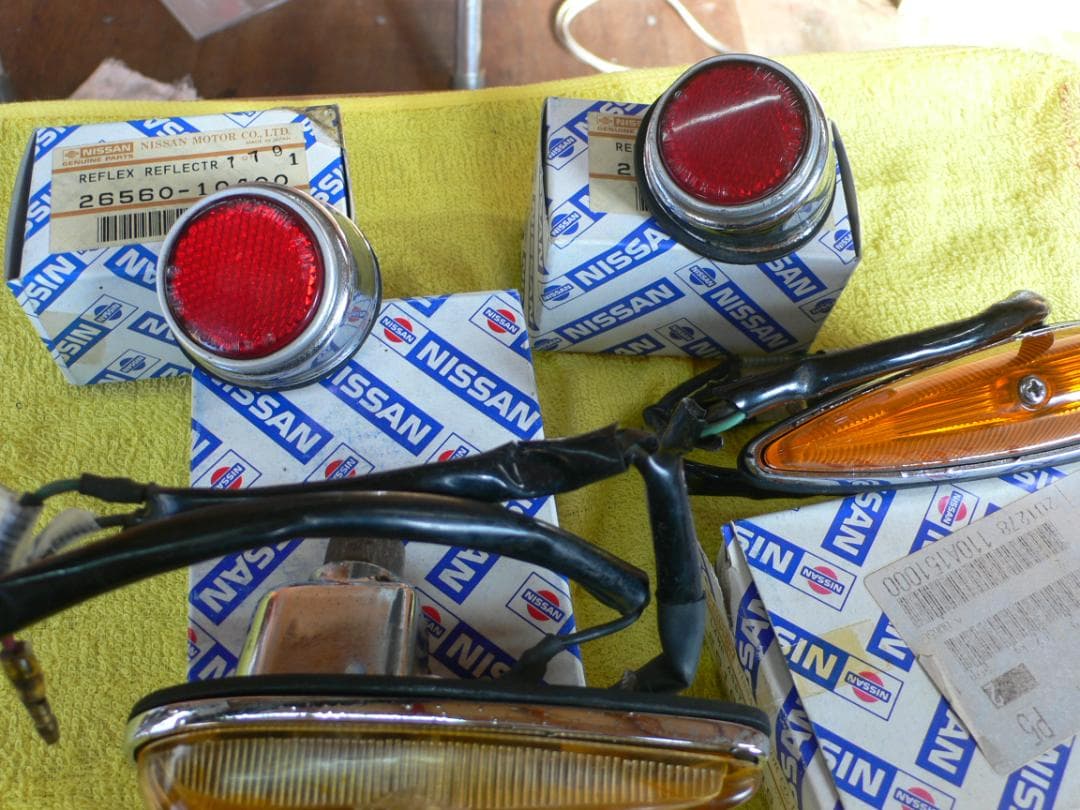 フェアレディ―SR311　 ウィンカー・リフレクターセット　（中古品）