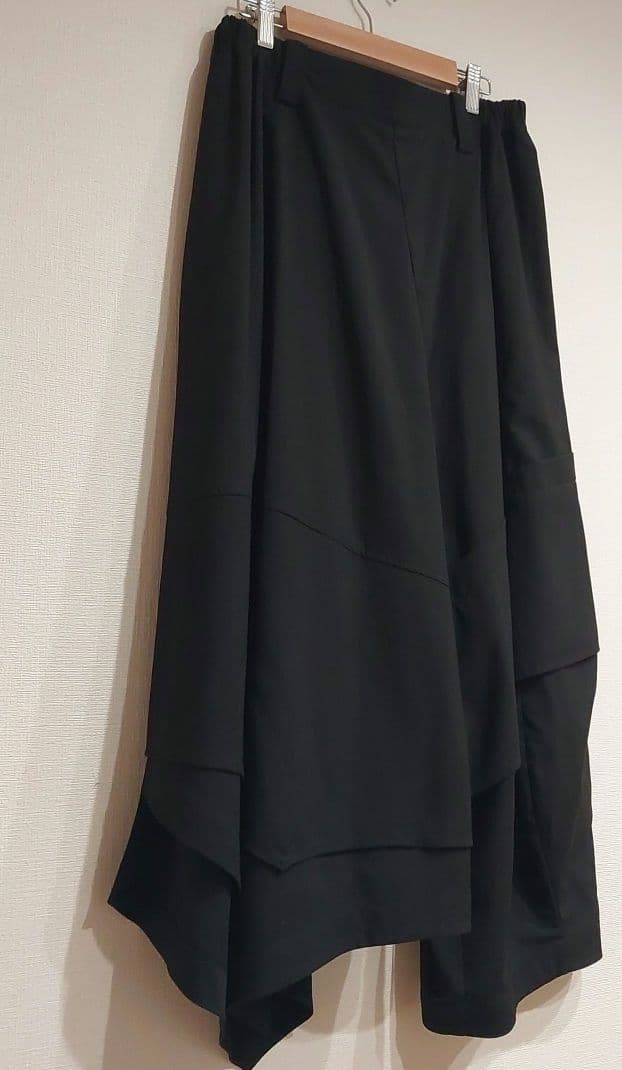 タグ付【MOYURU 萌】モユル 変形パンツ アシンメトリー ウエストゴム 黒