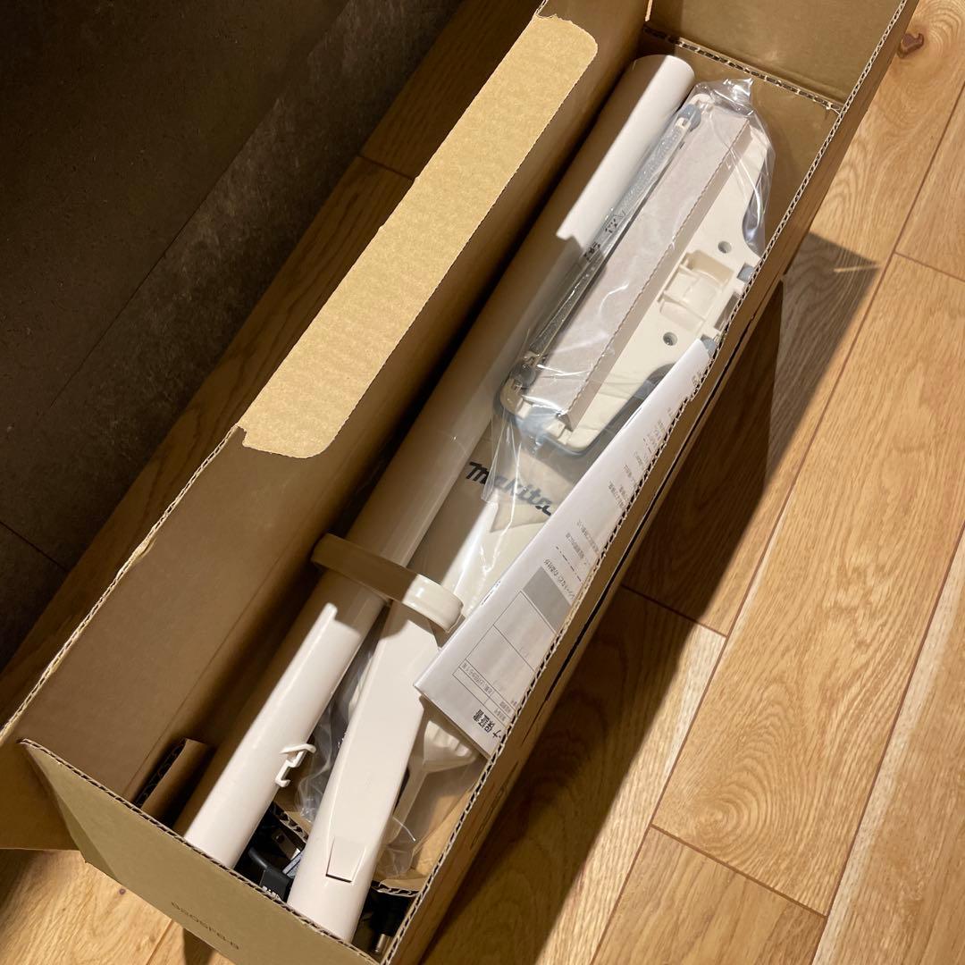 マキタ(Makita) 充電式クリーナ（アイボリー） CL116DWI新品