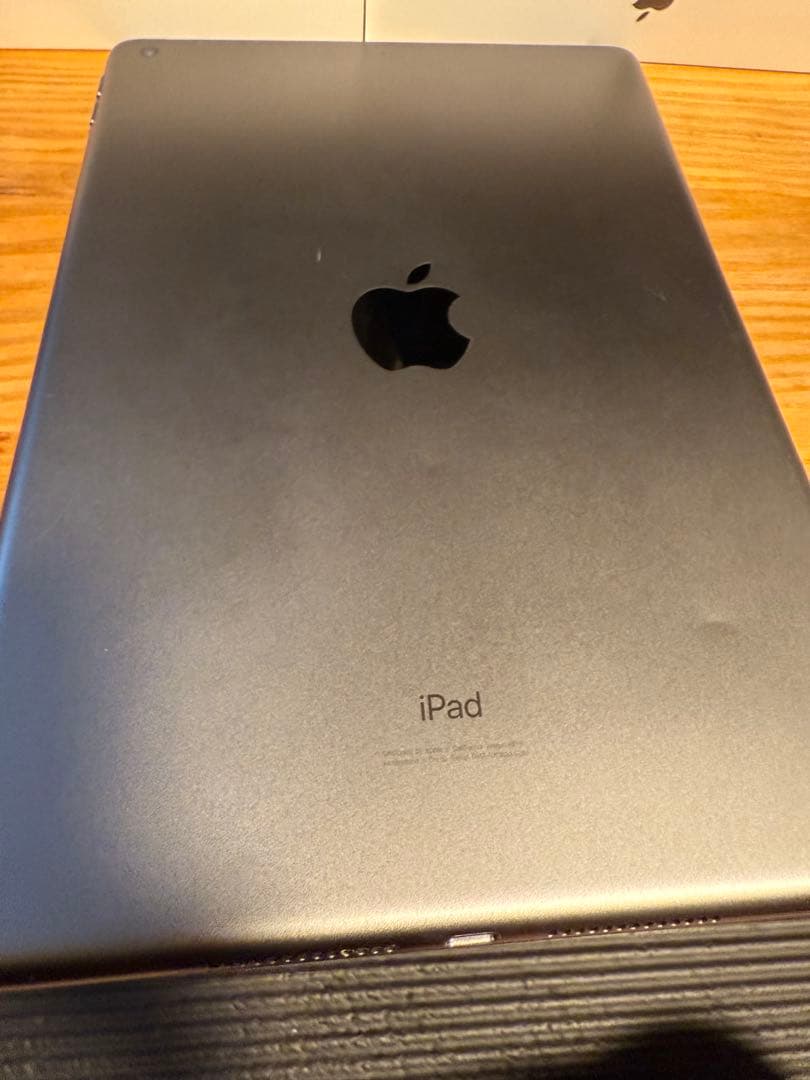 iPad本体 iPad 32GB (7th Generation) Wi-Fi