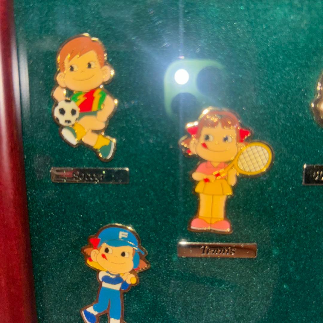 匿名配送ペコちゃんポコちゃんキャラクター ピンバッジセット 30周年記念不二家