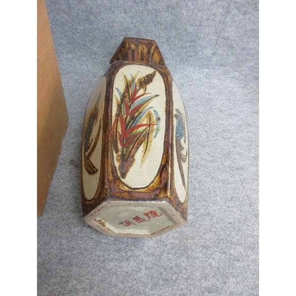 琉球やちむん魚文六角瓶 [B27001]