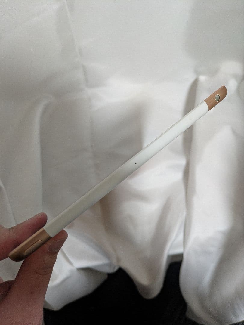 iPad 第6世代 32GB Wi-Fi+Cellular A1954動作確認済