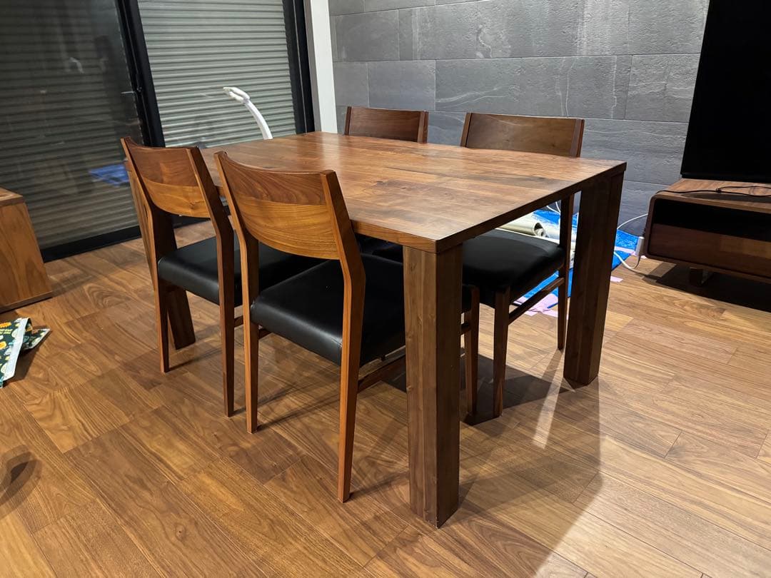 【美品】ウォールナット材 ダイニングテーブル（4人掛け） * テーブルのみ