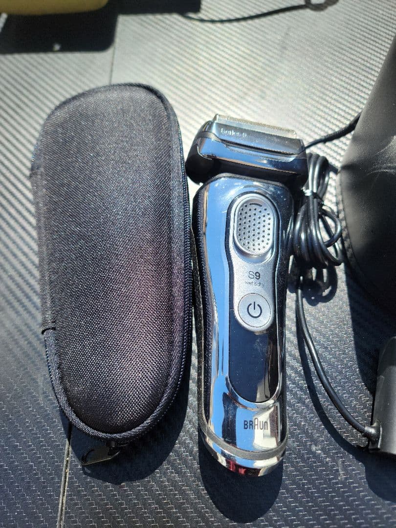 Braun S9 シェーバー 充電器・ケース付き
