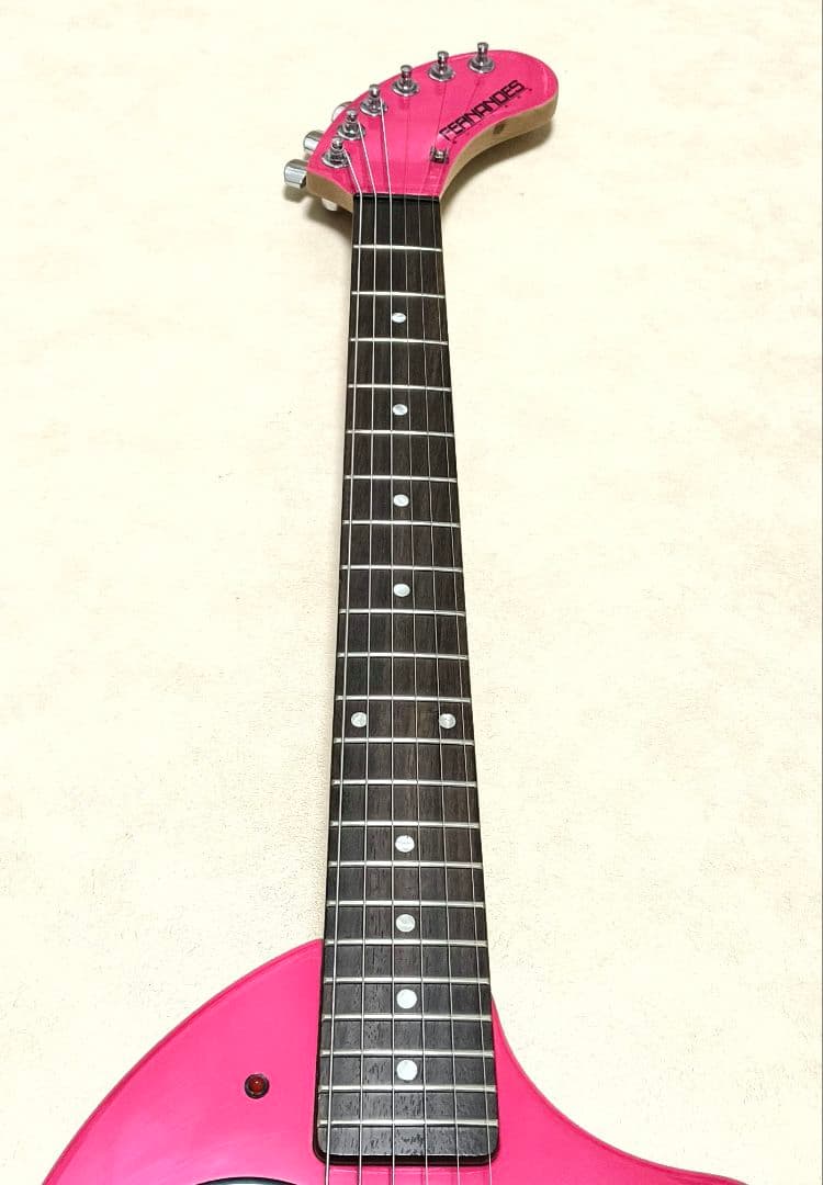 【美品！】ZO-3 パッションピンク アンプ内蔵ミニギター 専用ソフトケース付