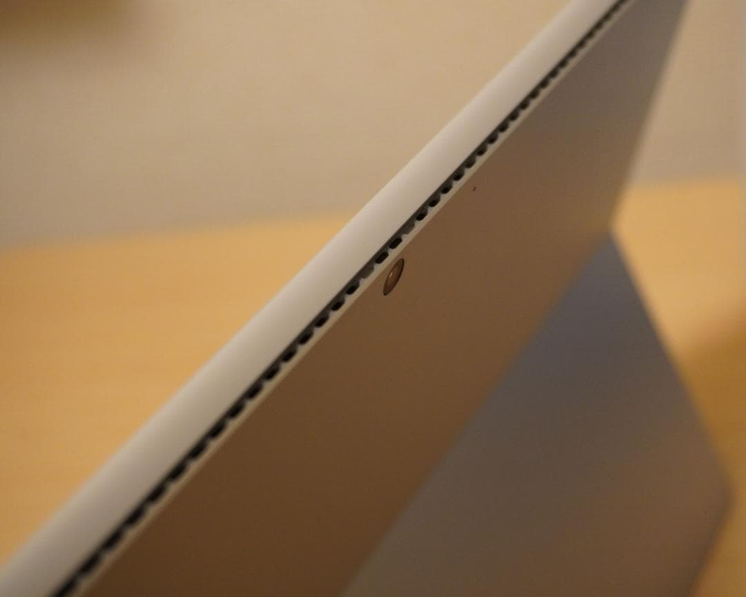 Microsoft Surface Pro 8 本体