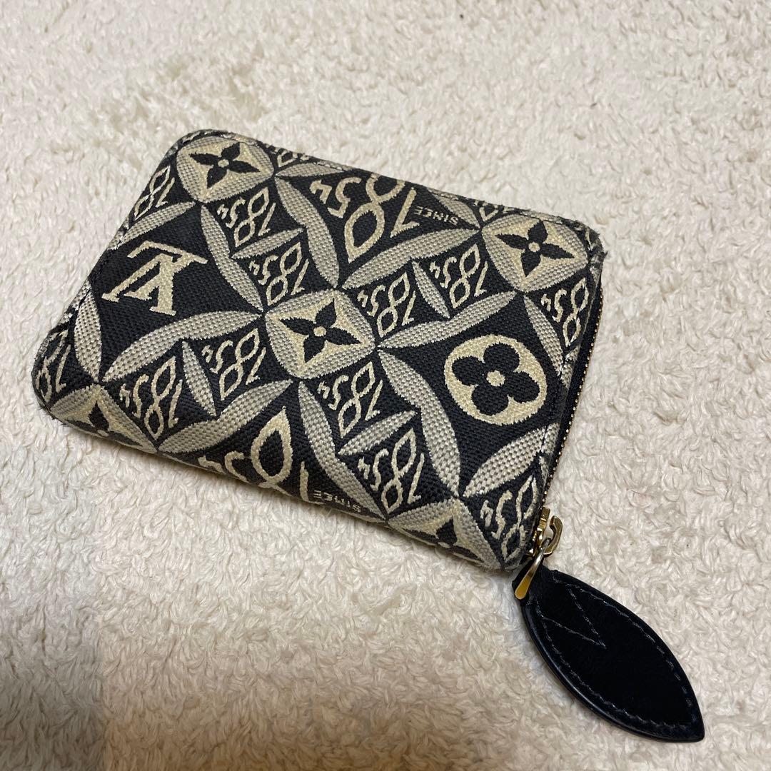 ルイヴィトン ジャイアントモノグラム ジッピー財布