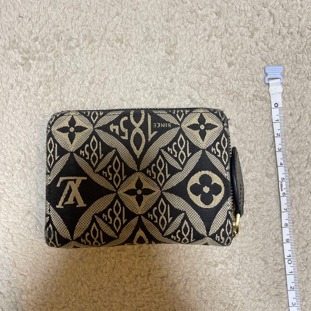 ルイヴィトン ジャイアントモノグラム ジッピー財布