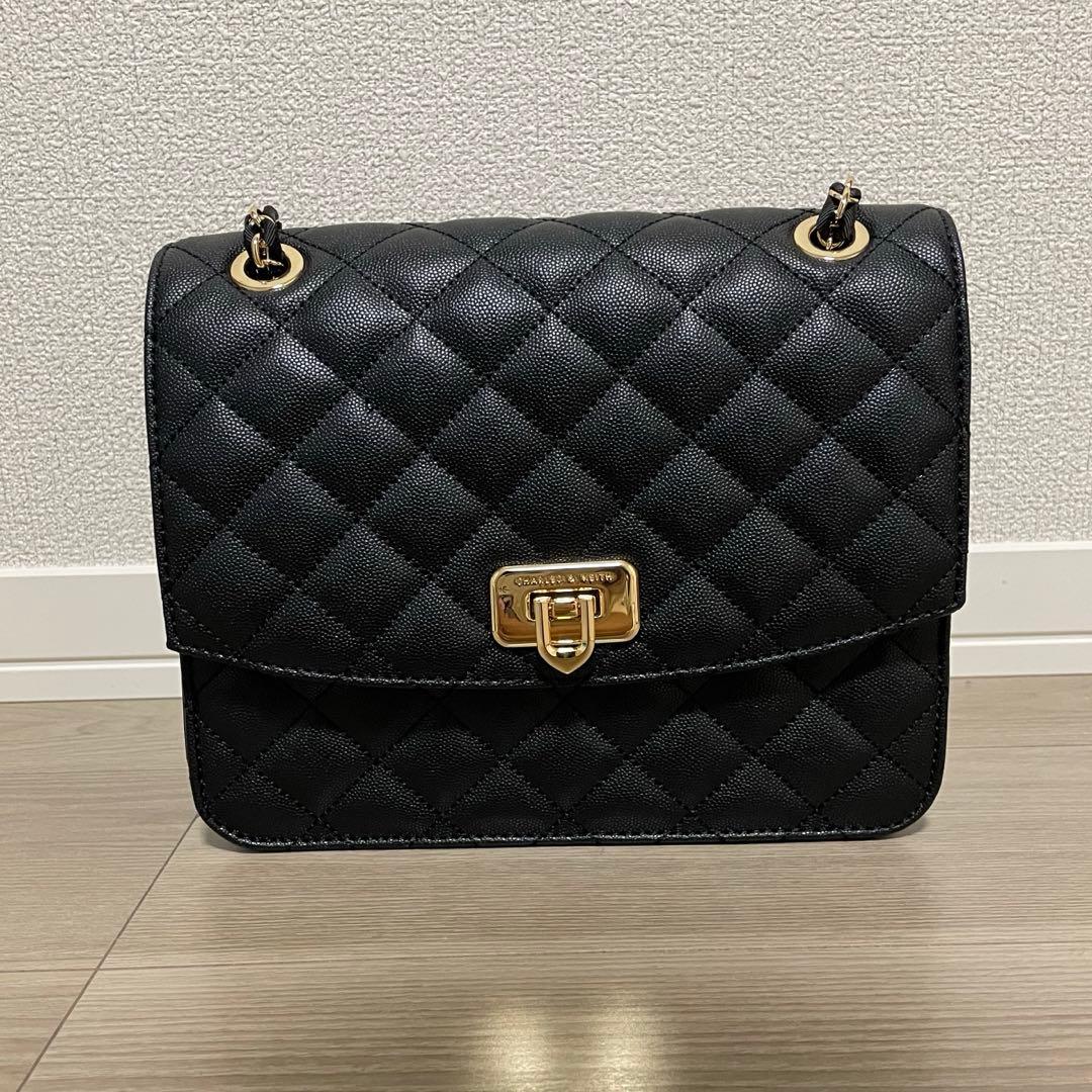 CHARLES&KEITH クレシダ キルトチェーンストラップバッグ