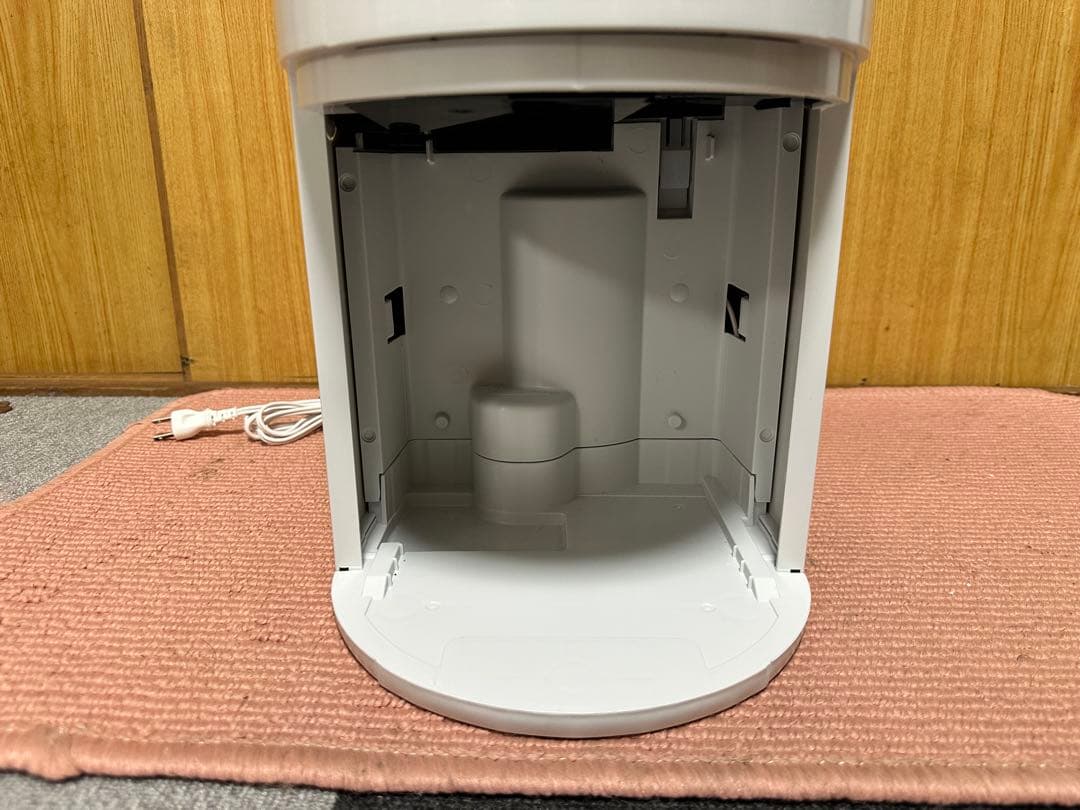 2020年製　CORONA 除湿機 ホワイト　CD-P63A