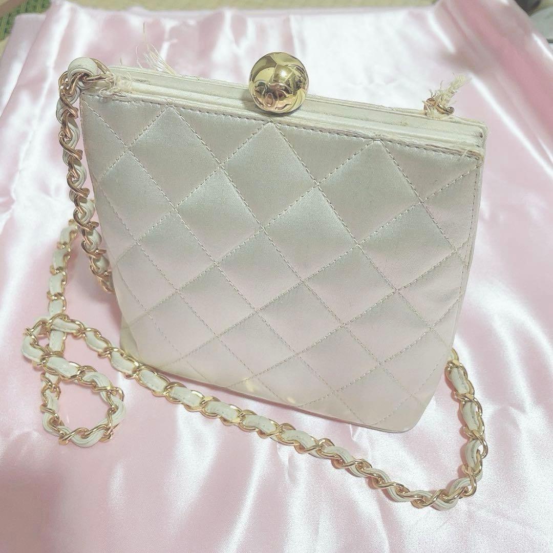 CHANELホワイト キルティング パーティーバッグ
