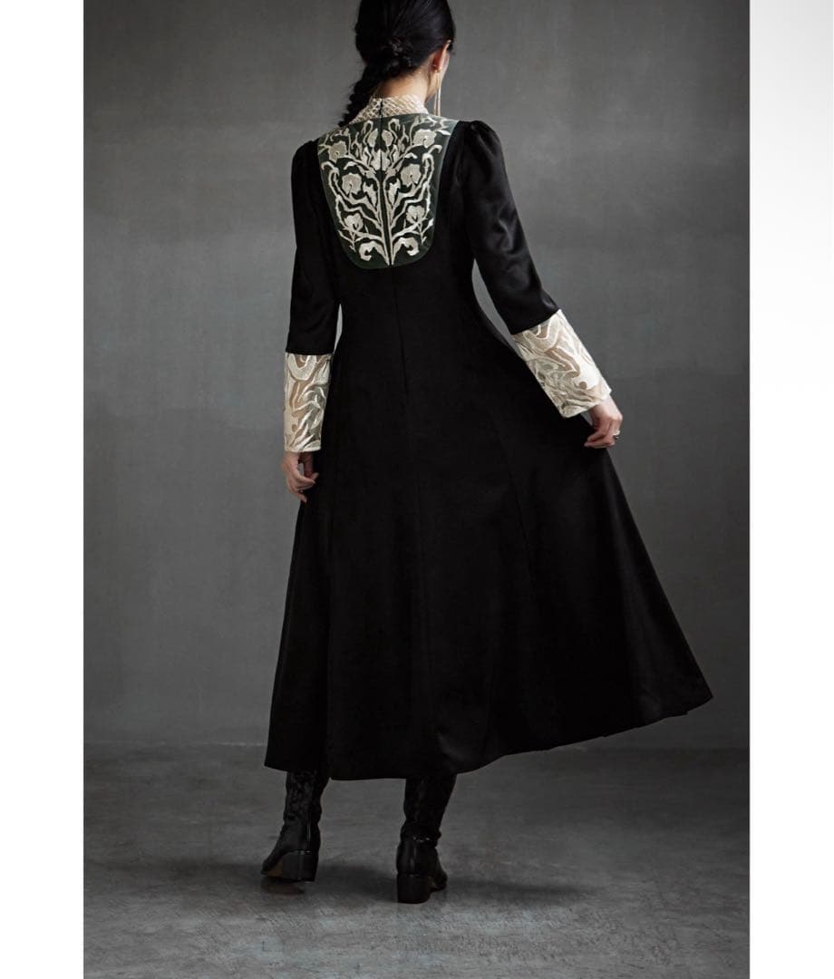 etoll バック刺繍フレアドレス