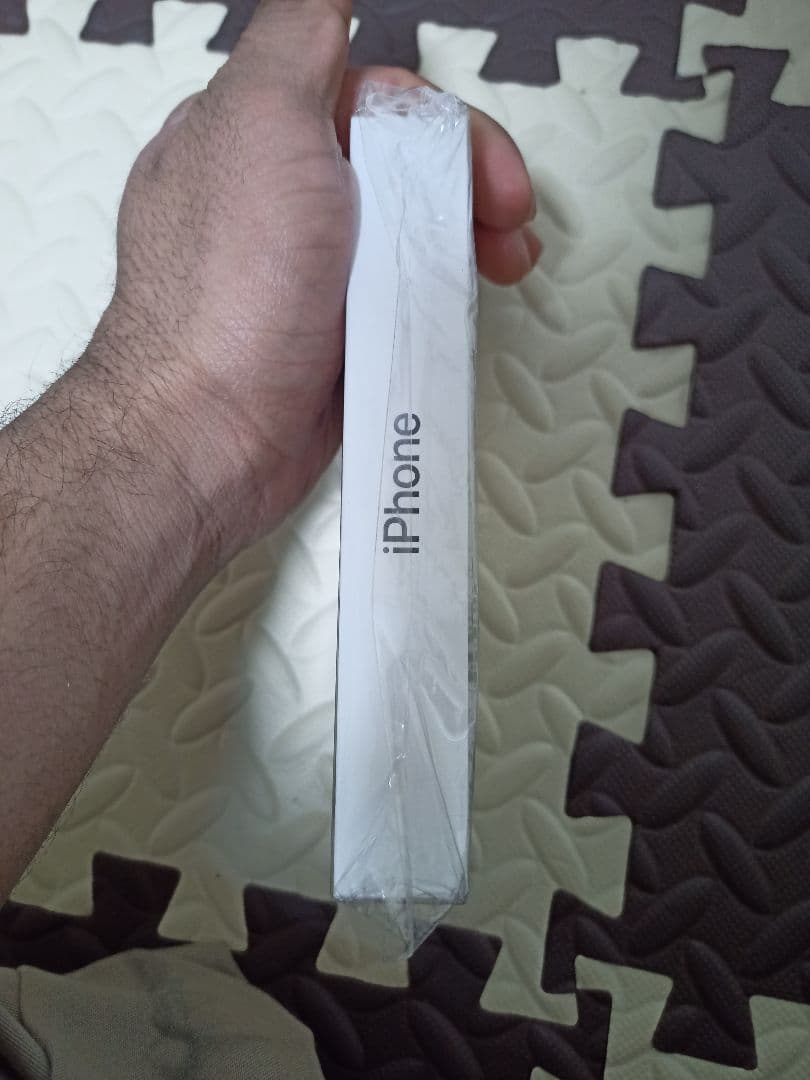 【新品未開封】 iPhone16e 128GB ブラック