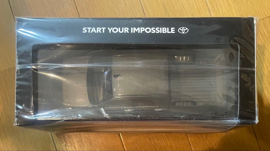 ★新品未開封品★トヨタ HILUX 1/30 ダイキャスト製　ディーラー正規品