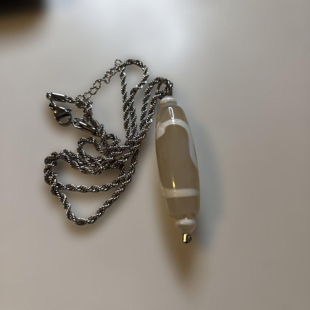 大きな白蛇白天珠様！綺麗！強い効果がありそう！これはおすすめ！