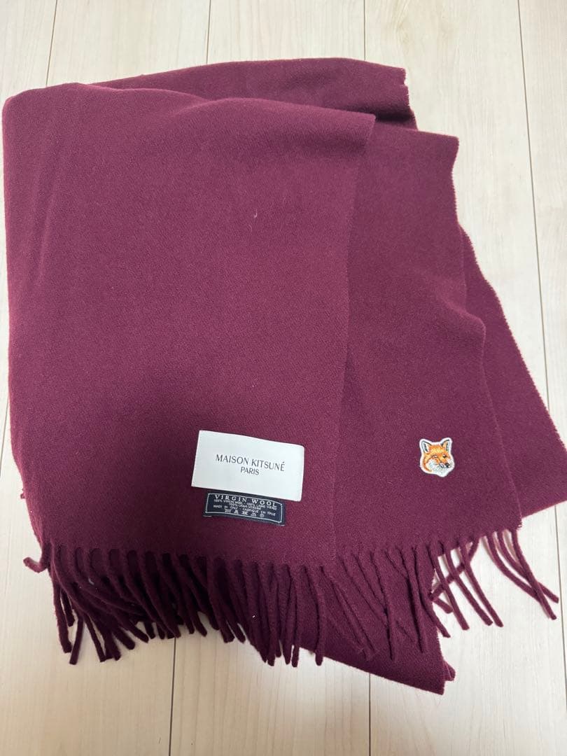 MAISON KITSUNÉ バーガンディ マフラー