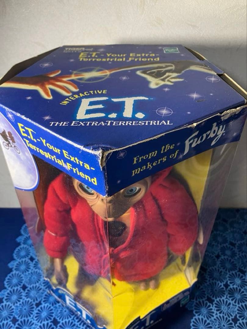 E.T. インタラクティブ フィギュア 赤　タイガーエレクトロニクス社