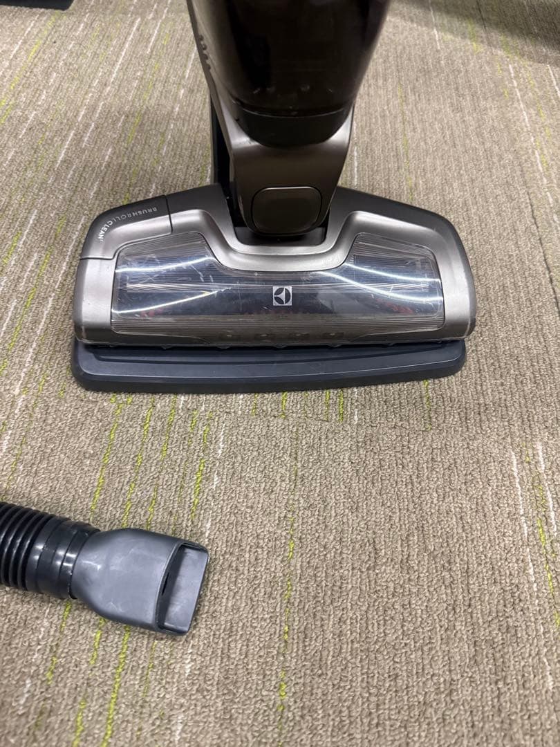 【洗浄消毒作業済】エレクトロラックス　エルゴラピード　クリーナーZB3323PL