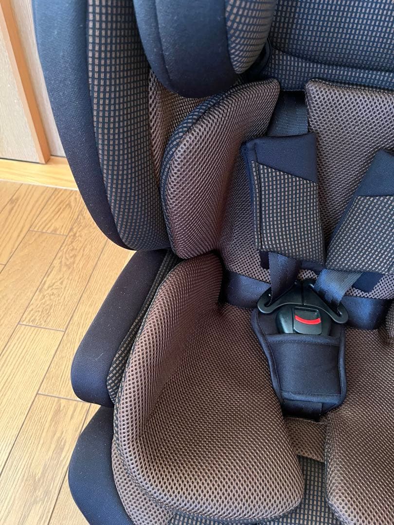 西松屋ハーネスジュニア チャイルドシート ジュニアシート ISOFIX