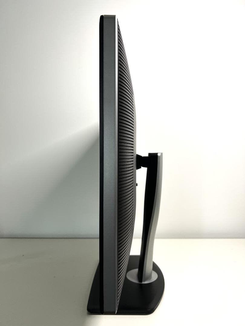 DELL U3014 デジタルハイエンド 30インチモニタ (1)