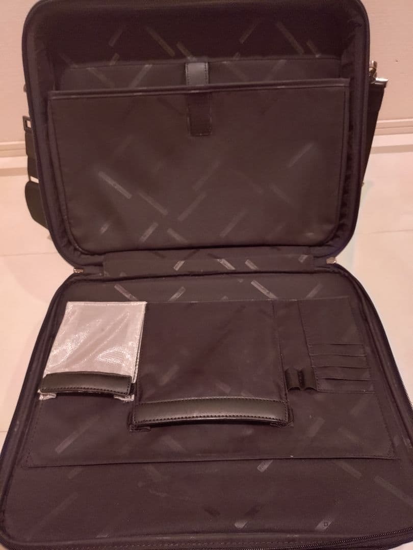 美品 人気 Samsonite 黒キャリーケース ビジネスバッグ ブリーフケース
