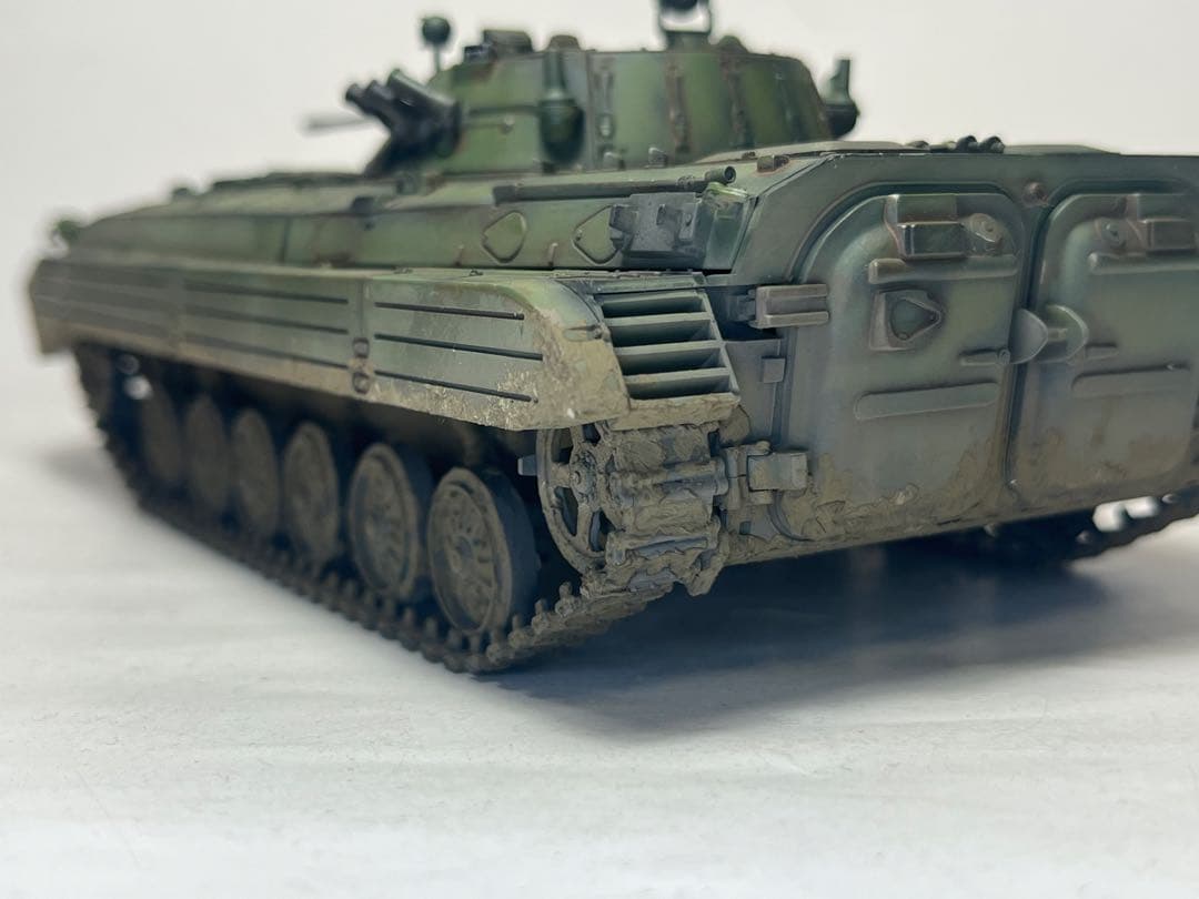 ドラゴン 1/35 BMP-2歩兵戦闘車　（完成品）