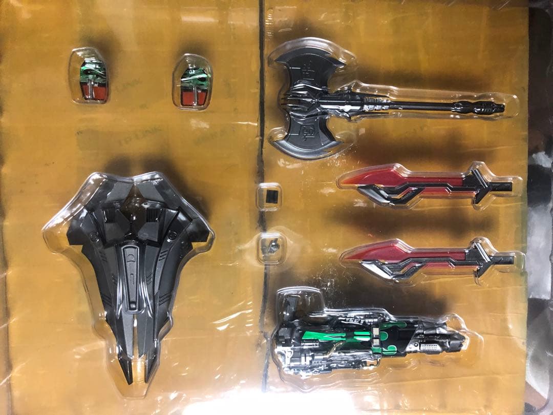 DLX同じサイズ　　ダークオプティマスプライム　ネメシスプライム